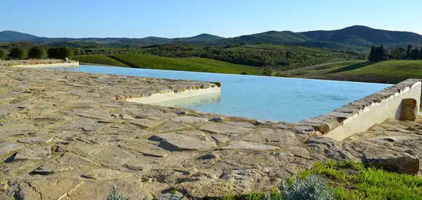 Piscina sfioro infinito