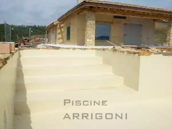 Gradinata di accesso alla piscina